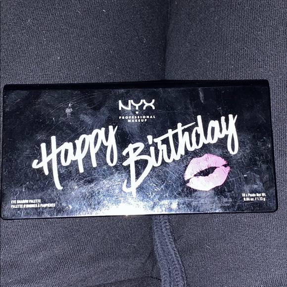 Nyx happy birthday palette. - Picture 1 of 2